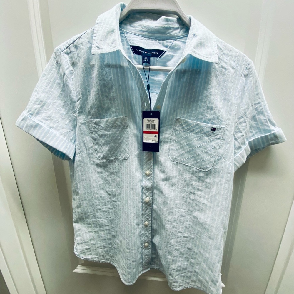 NWT Tommy Hilfiger Ladies Camp Shirt, small